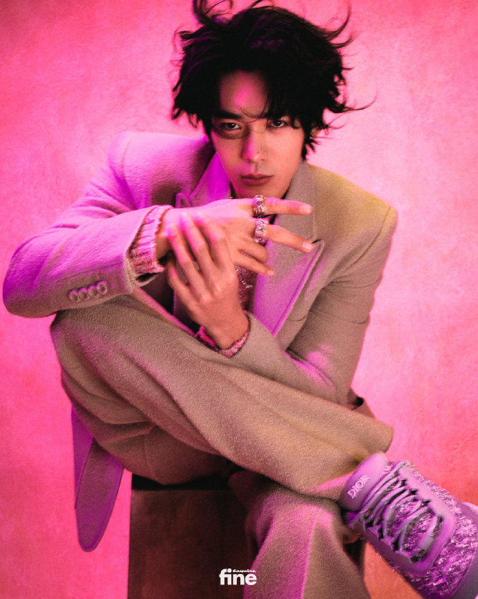 Pre - นิตยสาร ESQUIRE FINE อวี๋ซื่อ Yushi 2024 +การ์ด 4