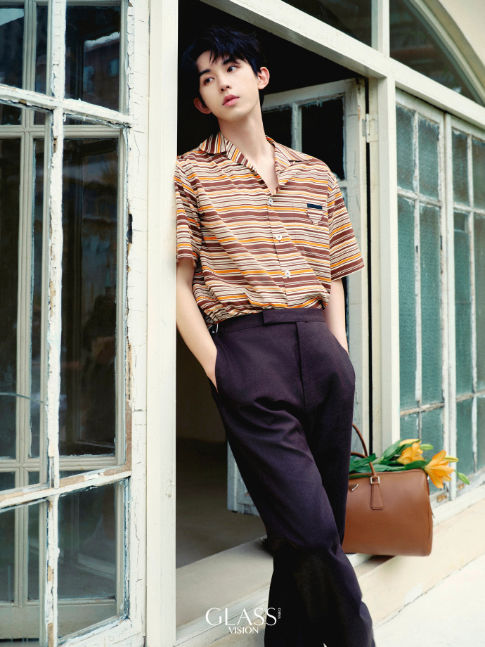 Pre - นิตยสาร Glass Vision #GuoJunchen & #XiaMeng เดือนมิถุนายน 2025 (สุ่มปก)+การ์ด