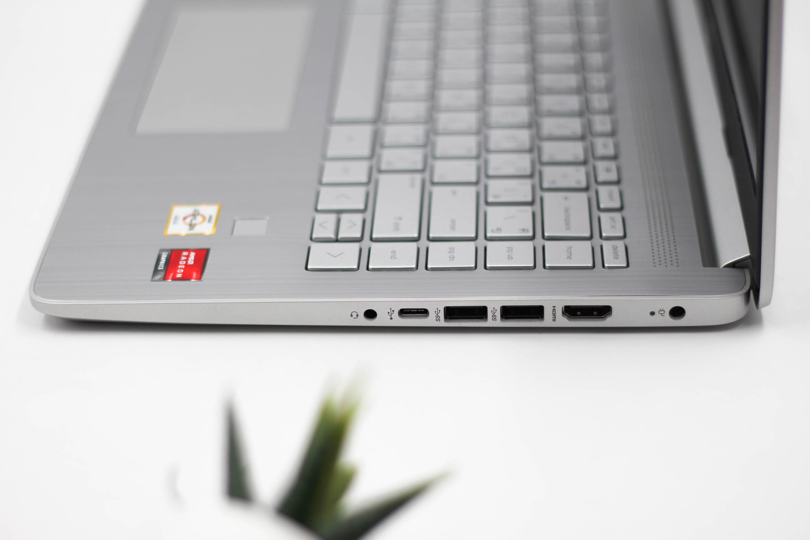 HP 14S-FQ0558AU (NATURAL SILVER)