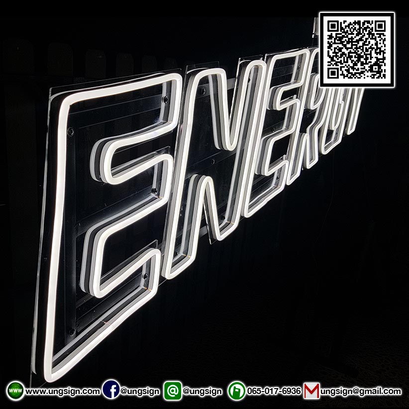 ป้ายไฟ นีออนเฟรค NeonFlex "WEAR THE ENERGY" ไฟสีขาว ติดลงบนอะคริลิคใส รับผลิตตามรูปแบบที่ต้องการ