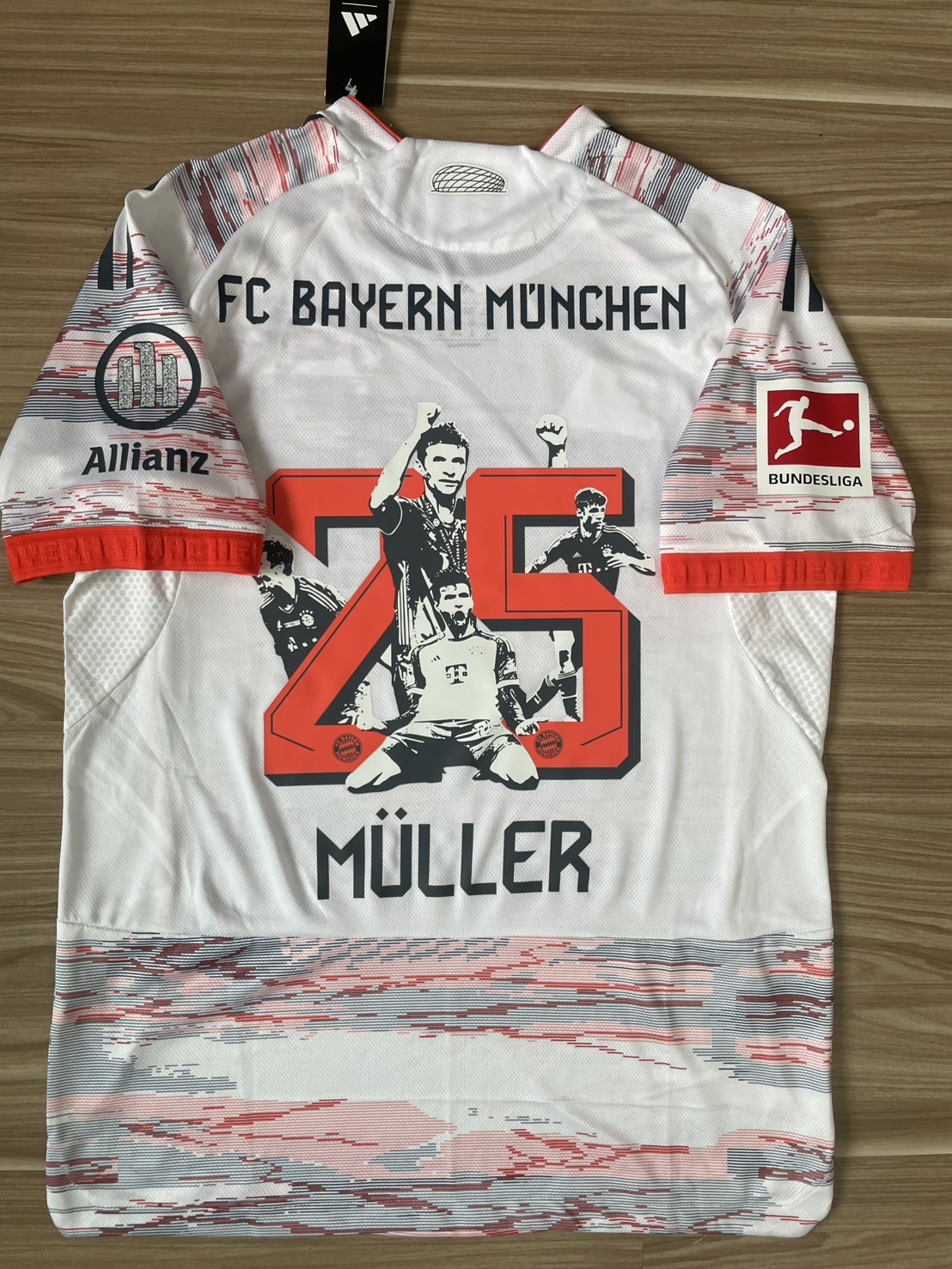 เสื้อฟุตบอลบาเยิน พร้อมชื่อ MULLER # 25 + อามลีค PLAYER 2025