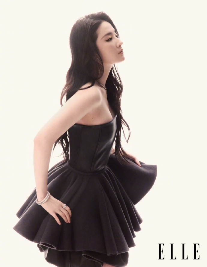 Pre - นิตยสาร ELLE หลิวอี้เฟย LiuYifei 2025+การ์ด