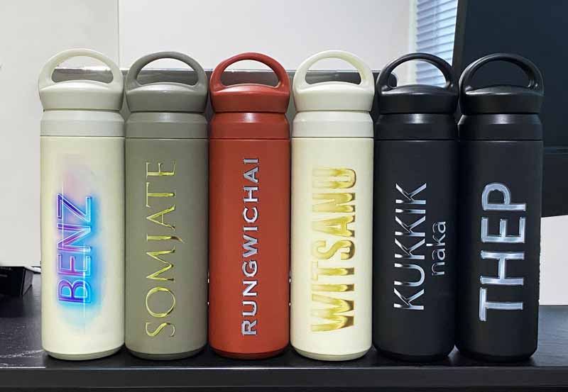 พิมพ์ สกรีนชื่อ พร้อมโลโก้บนกระบอกน้ำ กระติกน้ำ 1 ด้าน เปลี่ยนชื่อได้