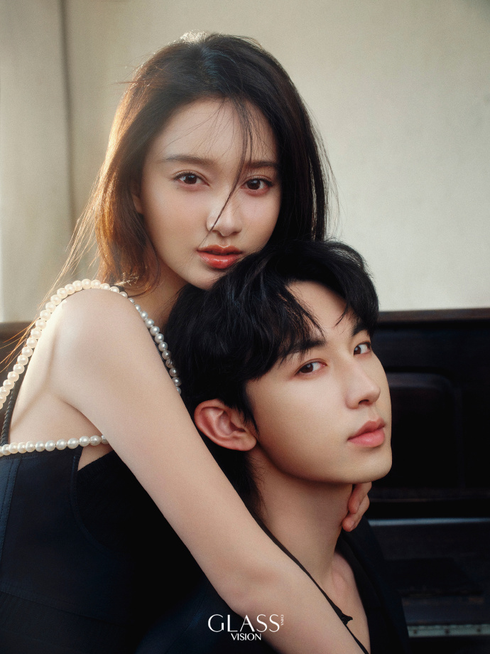 Pre - นิตยสาร Glass Vision #GuoJunchen & #XiaMeng เดือนมิถุนายน 2025 (สุ่มปก)+การ์ด