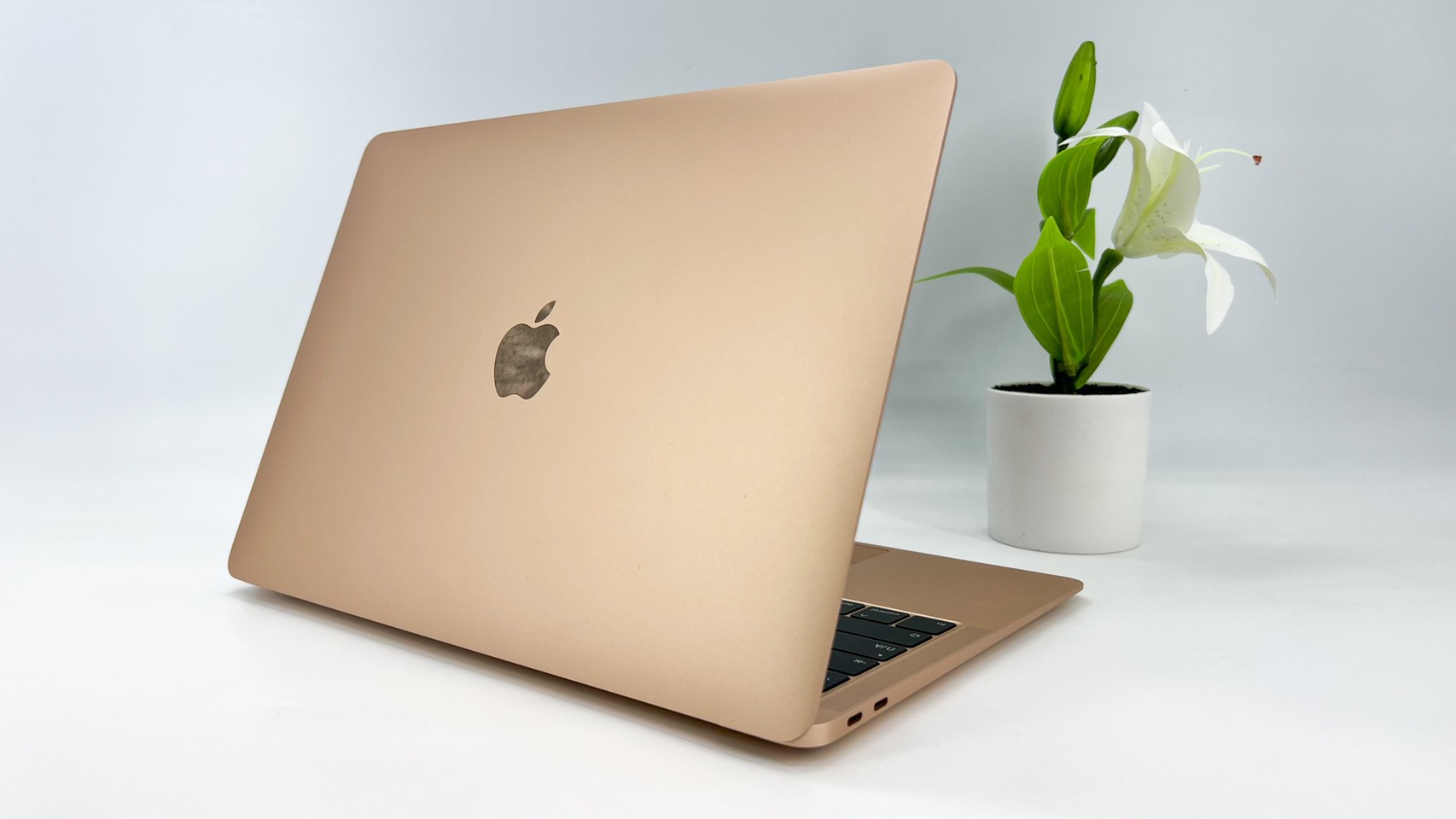MacBook Air (Retina, 13 นิ้ว 2019 )