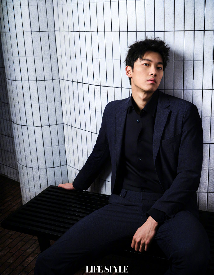 Pre - นิตยสาร Lifestyle 精品购物指南 หวังชุน WangShun 왕순 2/2024