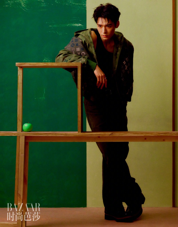 Pre - นิตยสาร BAZAAR กงจวิ้น GongJun 龚俊 2025 /ตำนานนทีมืด