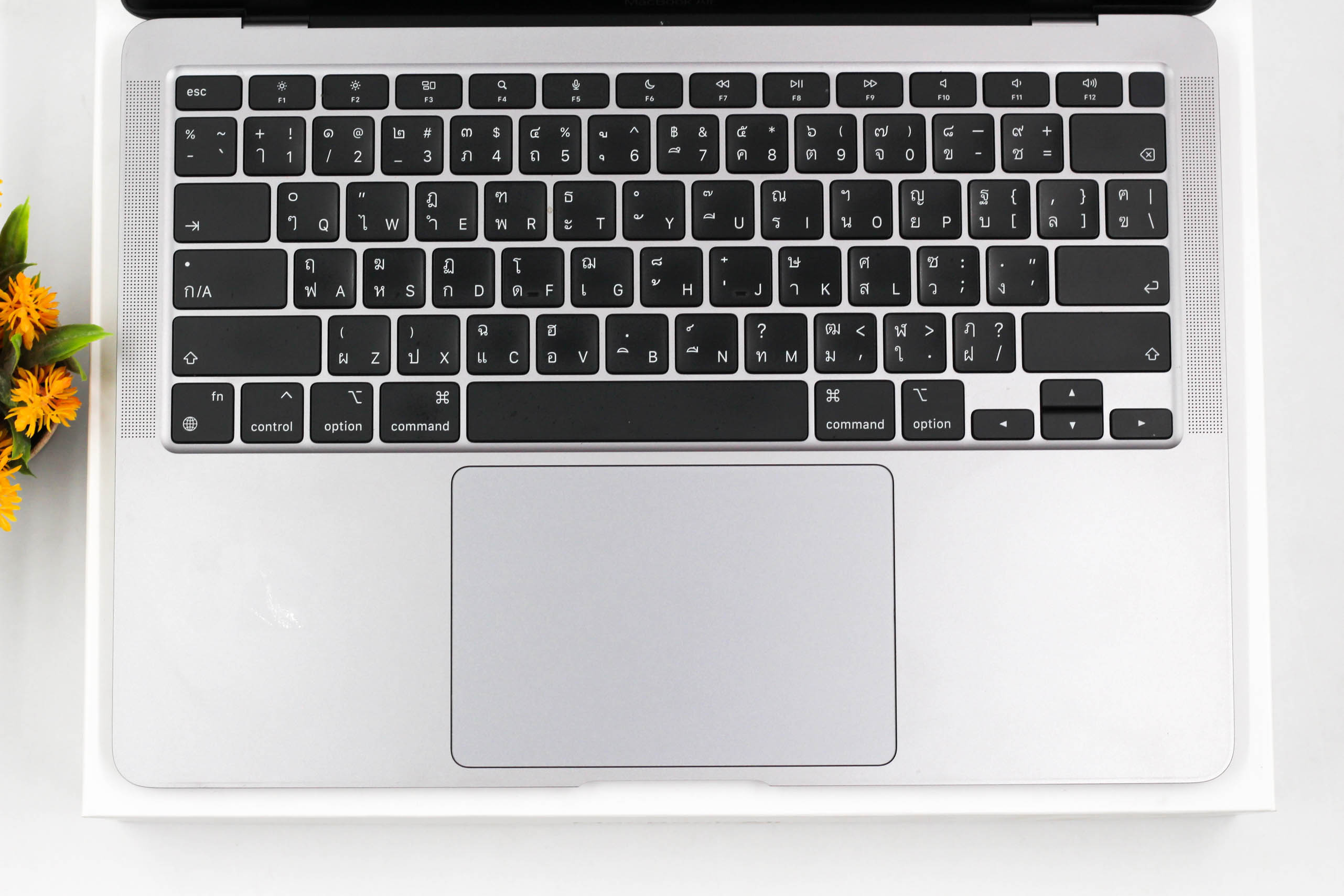MacBook Air (M1, 2020)