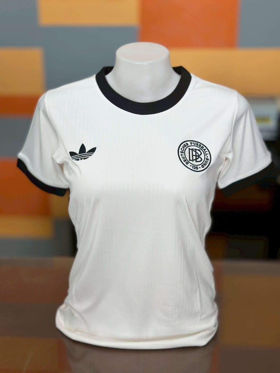 เสื้อฟุตบอลผู้หญิง เยอรมัน สีขาว Fans Edition เกรดฟุตบอล 2025