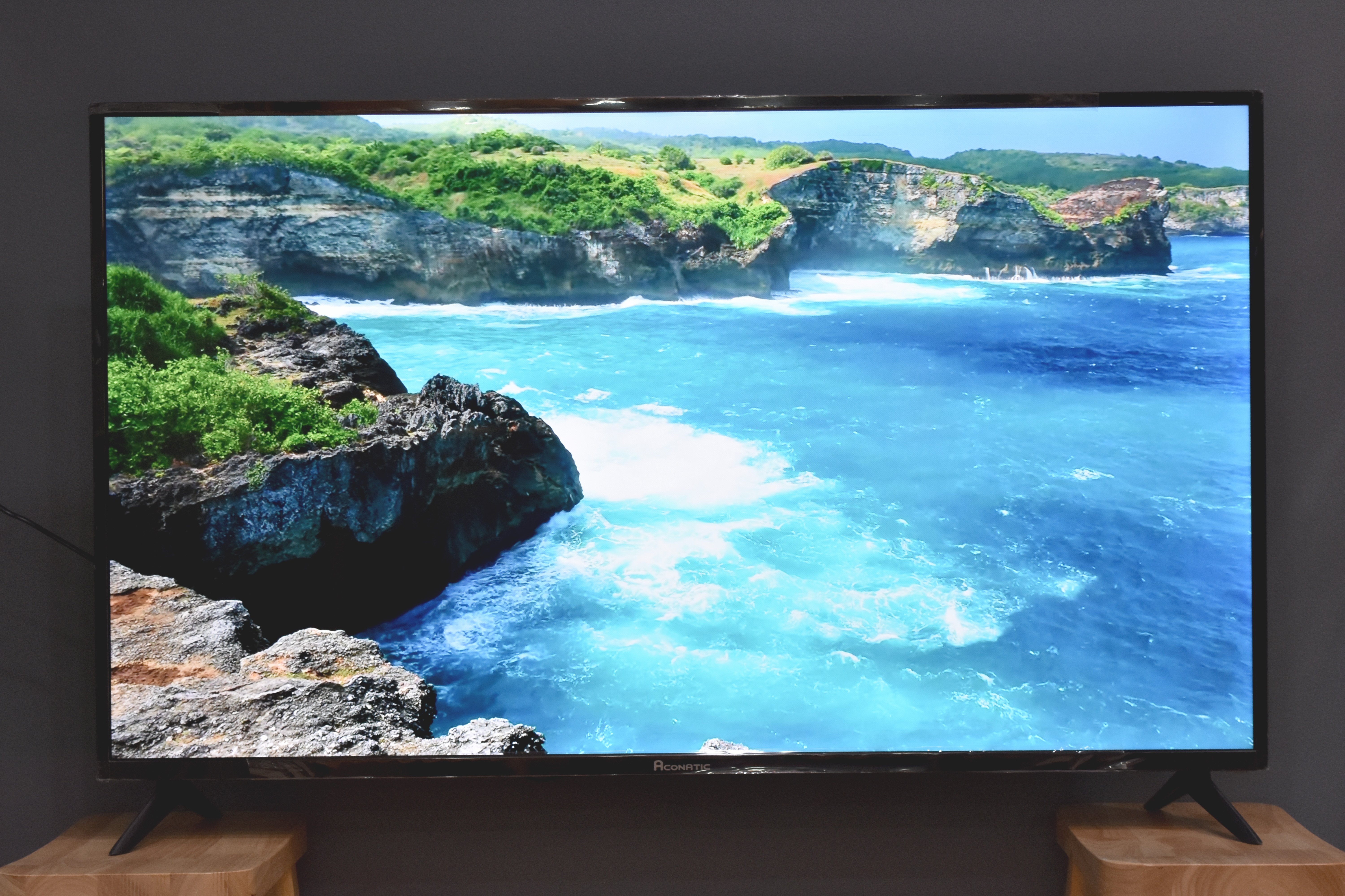 Aconatic TV 50" model 50US400AN