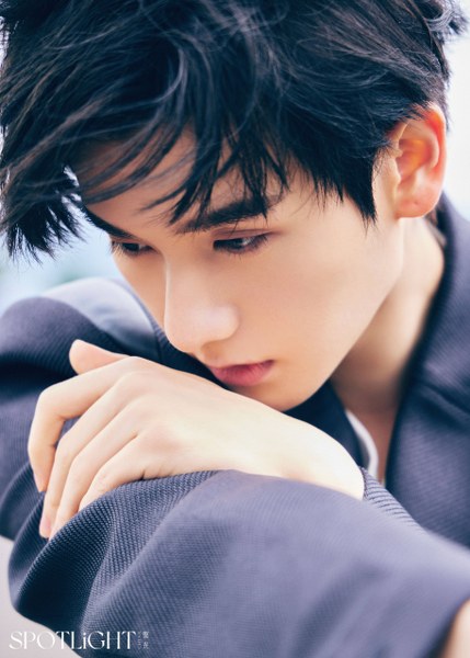 Pre - นิตยสาร SPOTLiGHT นายท่านกรชิต INTO1 2022+การ์ด