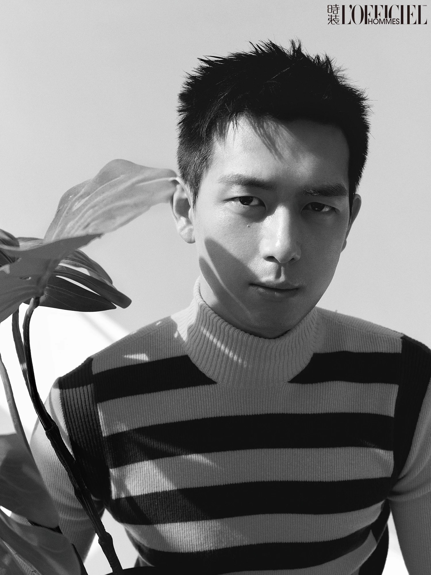 Pre - นิตยสาร L'OFFICIEL HOMMES หลี่เซี่ยน LiXian 2023 +โปสเตอร์