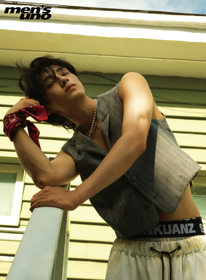 Pre - นิตยสาร Men's Uno DongSicheng วินวิน WINWIN 2024+โปสเตอร์ อฟช.