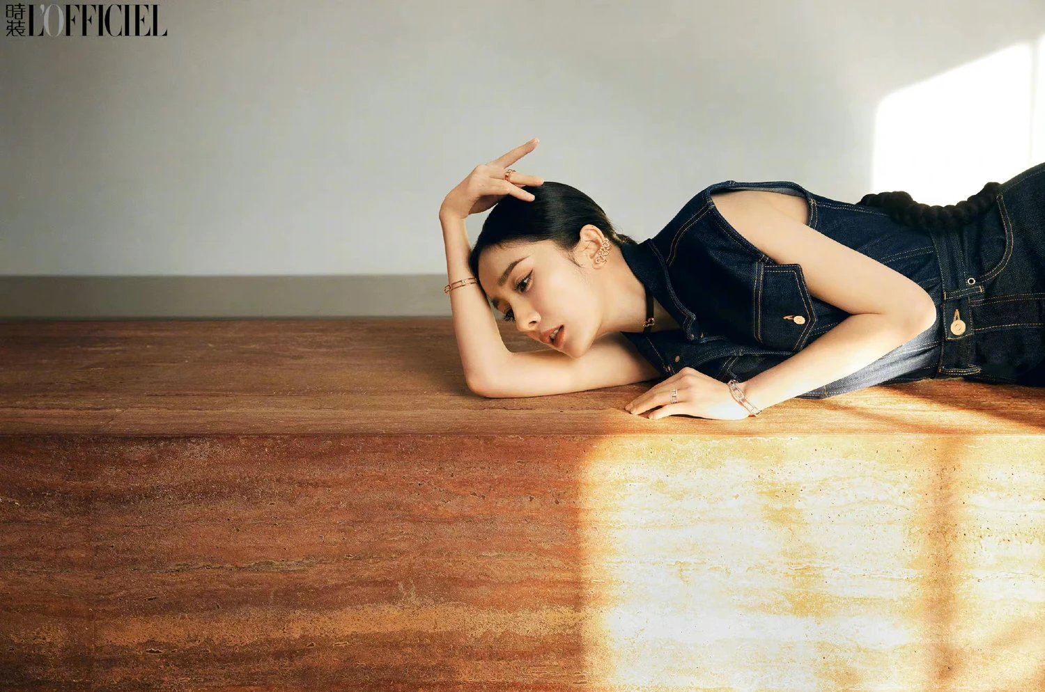 Pre - นิตยสาร L'OFFICIEL หยางมี่ YangMi 2023+โปสเตอร์