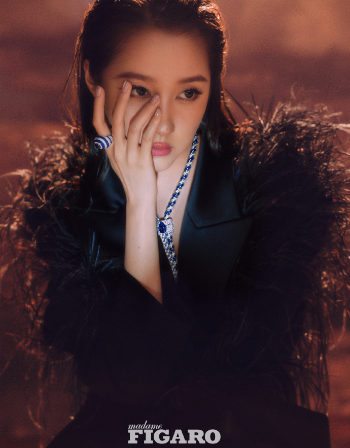 Pre - นิตยสาร Madame Figaro กวนเสี่ยวถง GuanXiaotong 关晓彤 2024