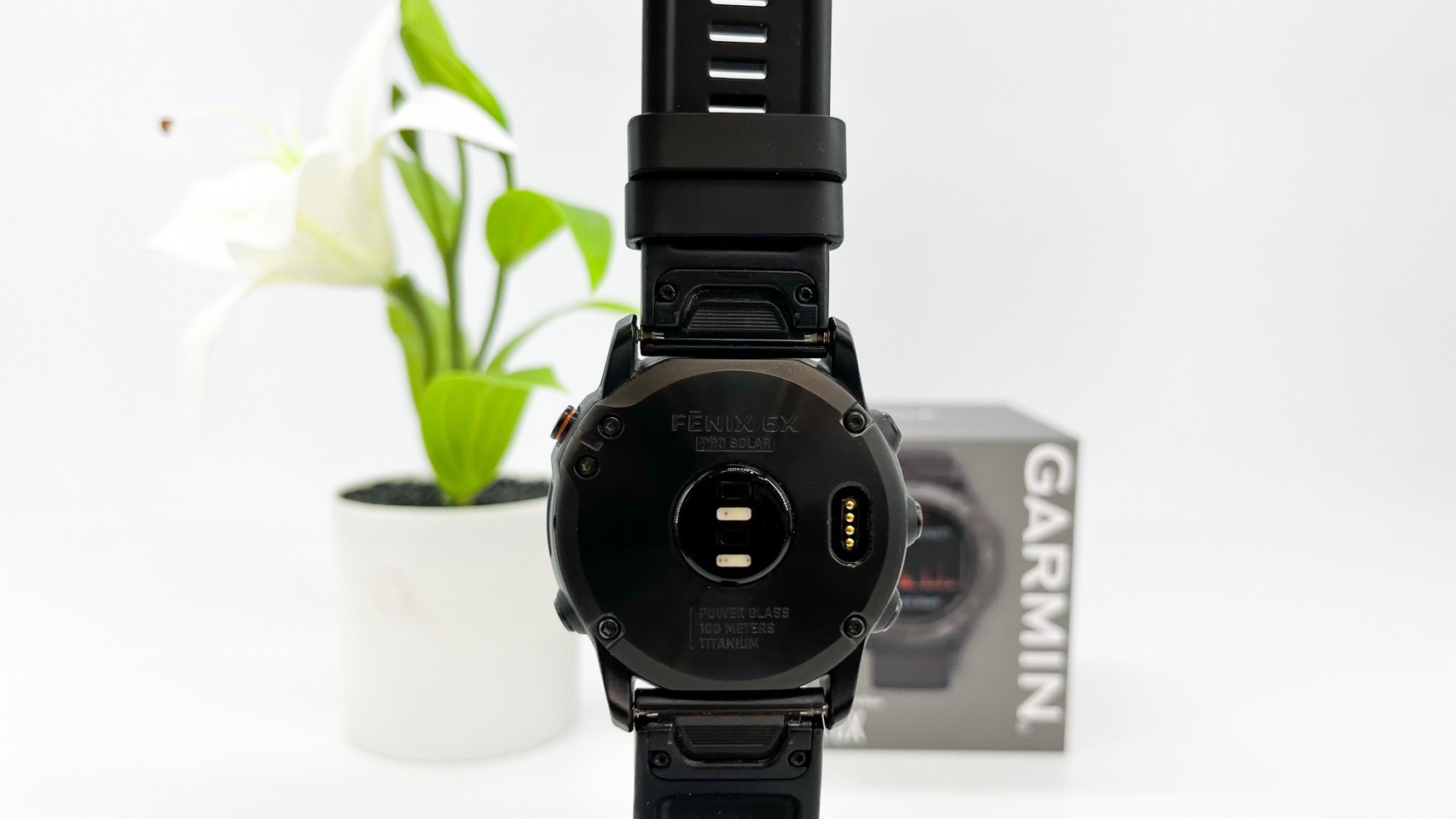 Garmin fēnix 6X Pro Solar - Titanium Carbon Gray DLC with Black Band