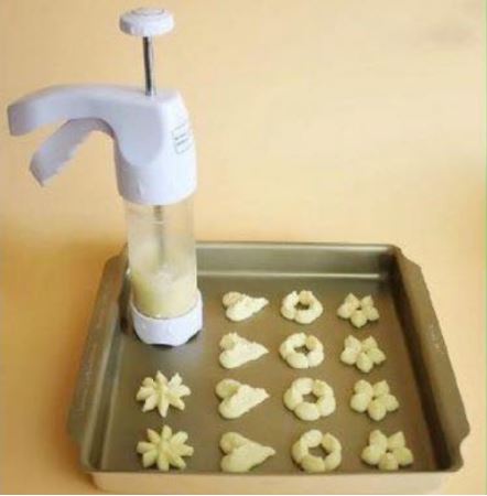 กระบอกกดคุกกี้พลาสติก พร้อมหัวบีบคุกกี้ 12 ลาย และหัวบีบครีมแต่งเค้ก 6 แบบ