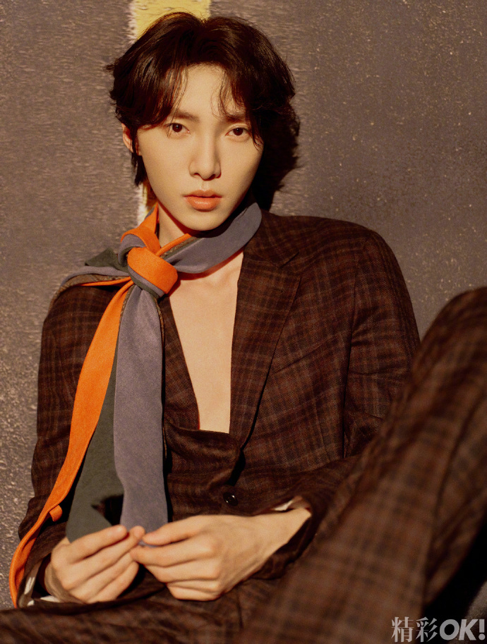 Pre - นิตยสาร 精彩OK! 赵磊 ZhaoLei จ้าวเหล่ย 2024+โฟโต้การ์ด 6 ใบ