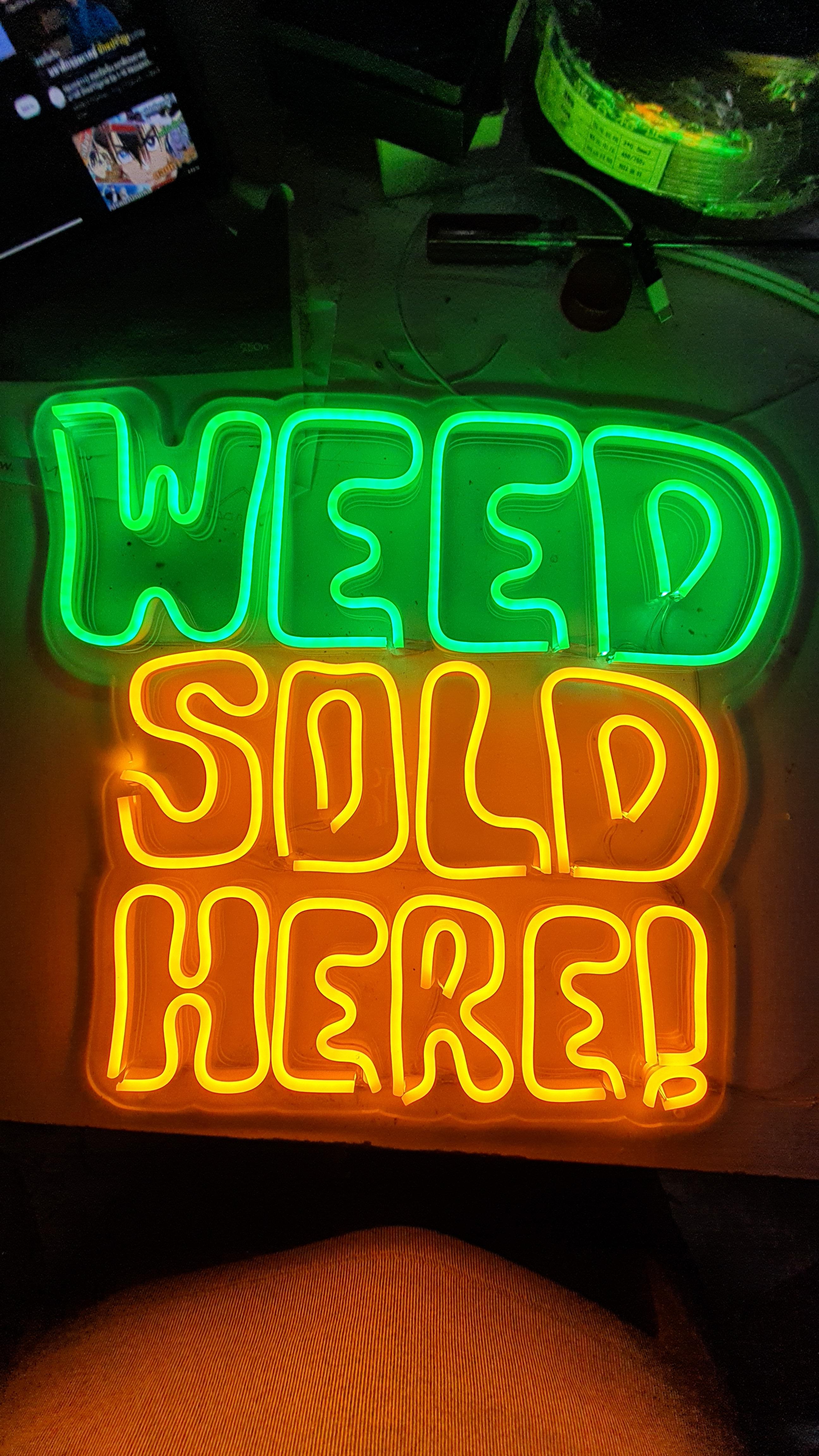 ป้ายนีออนฟรค สีเขียว สีส้ม WEED SOLD HERE!
