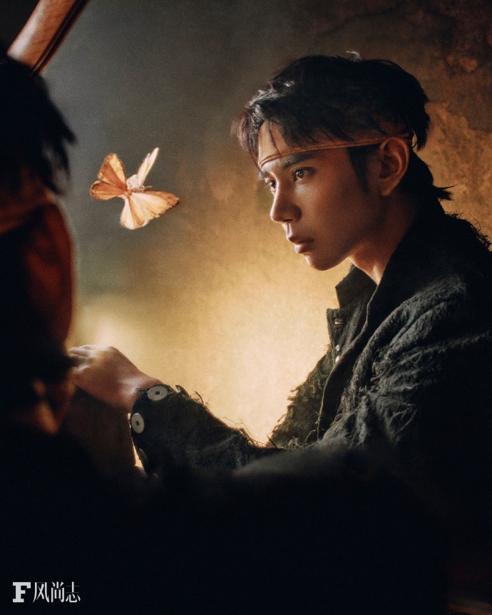 Pre - นิตยสาร F风尚志 เฝิงเจี้ยนอวี่ 冯建宇 FengJianYu 2025 A/B/C+การ์ด+โพลารอยด์