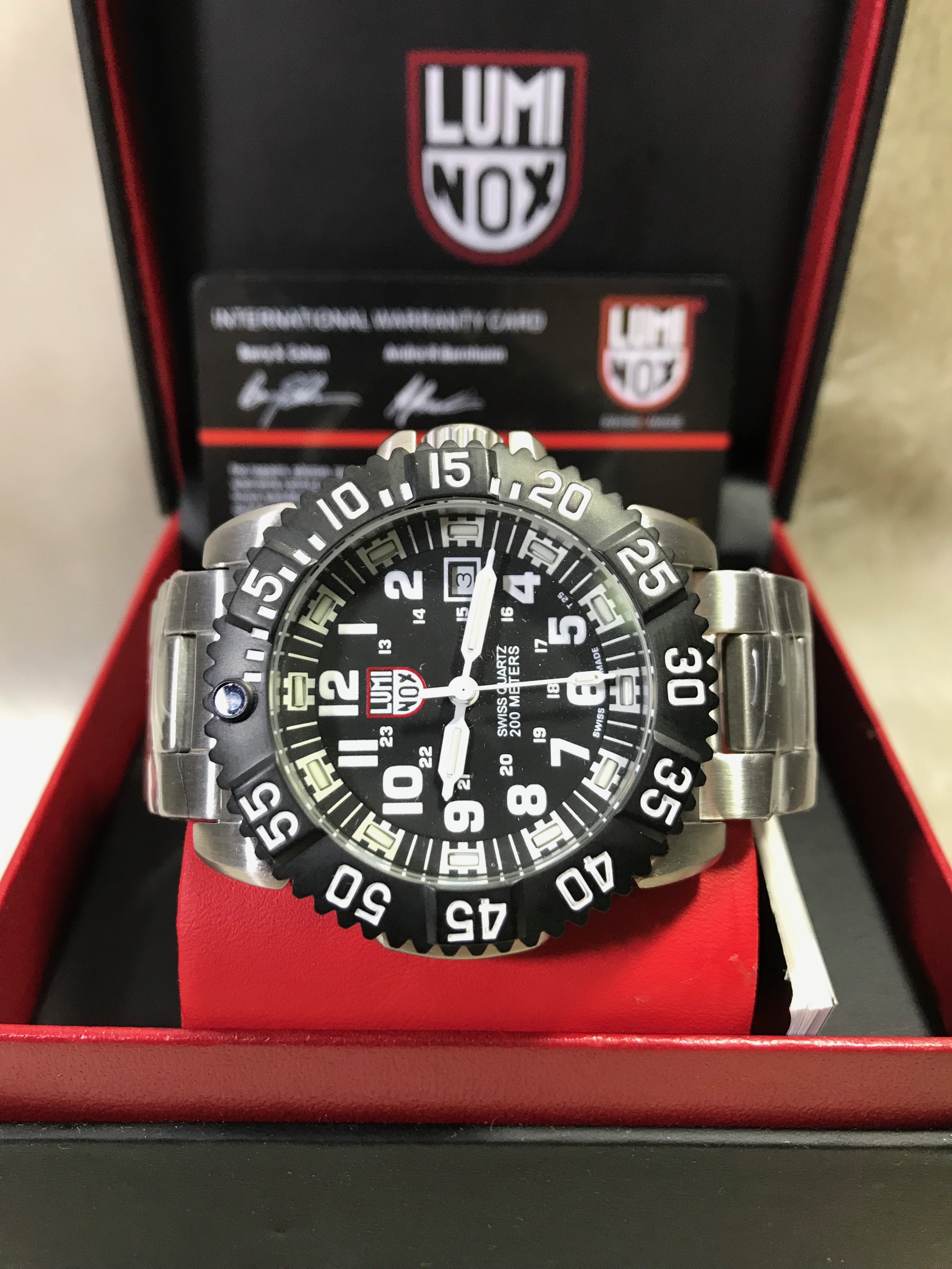 Luminox