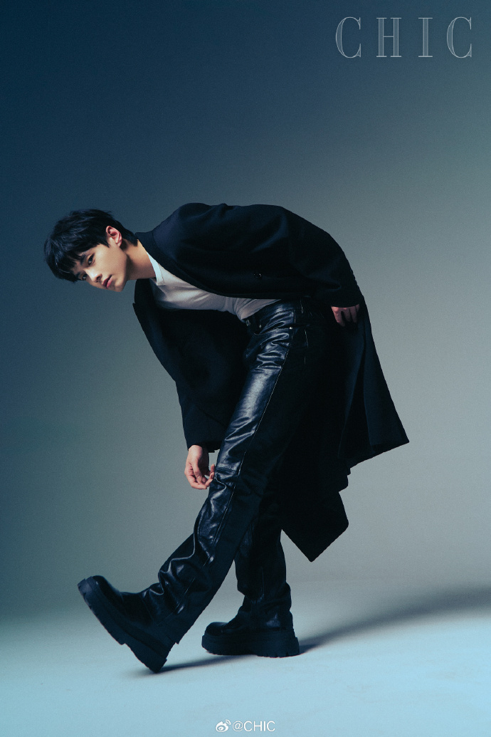 Pre - นิตยสาร CHIC China เหออวี่ HeYu 2024