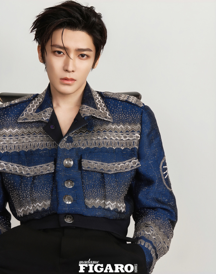 นิตยสาร Madame Figaro Hommes โหวหมิงฮ่าว 侯明昊 HouMinghao 2025+ การ์ดสุ่ม