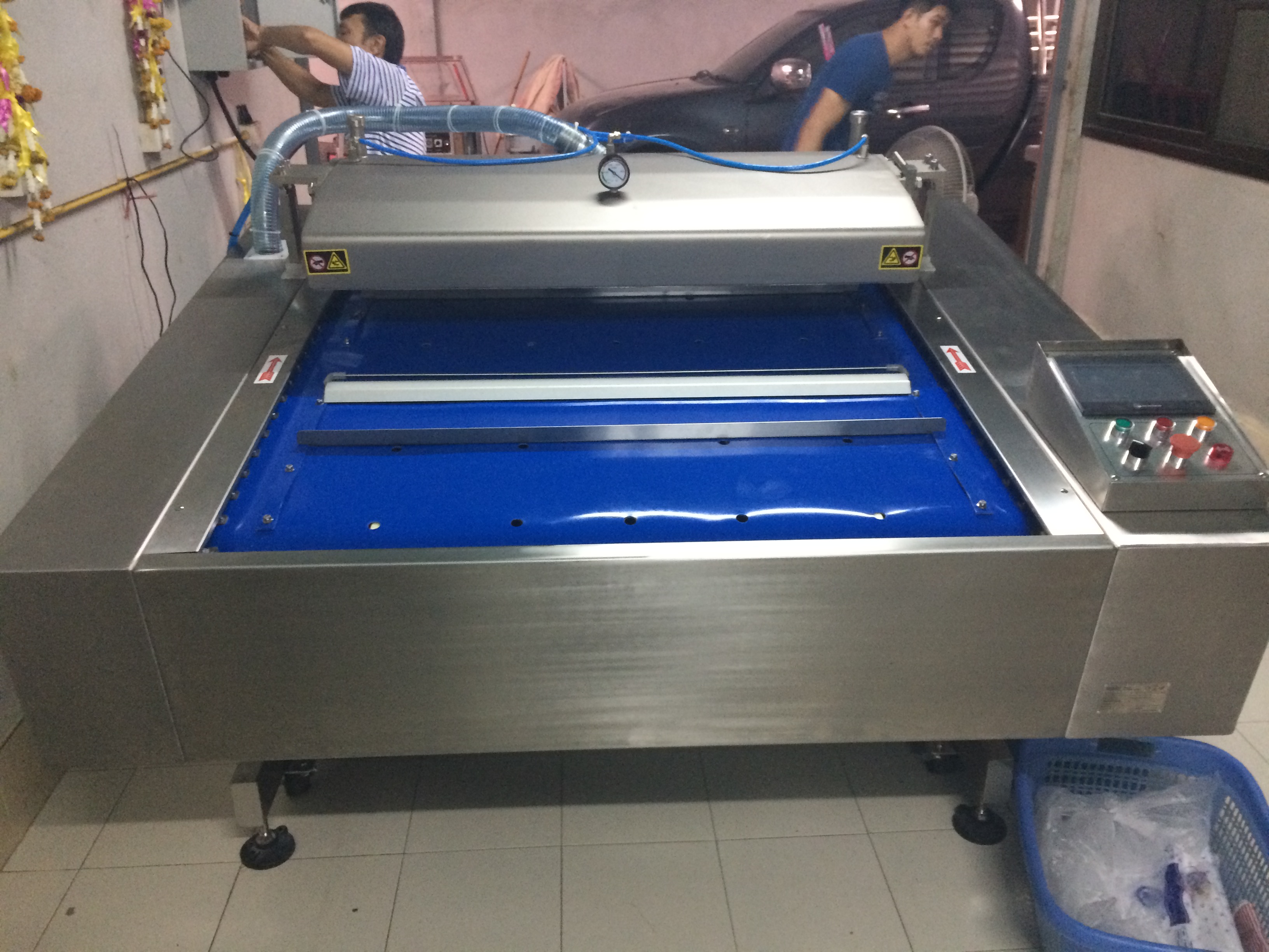 HVB-1020F เครื่องซีลสูญญากาศแบบสายพานต่อเนื่อง