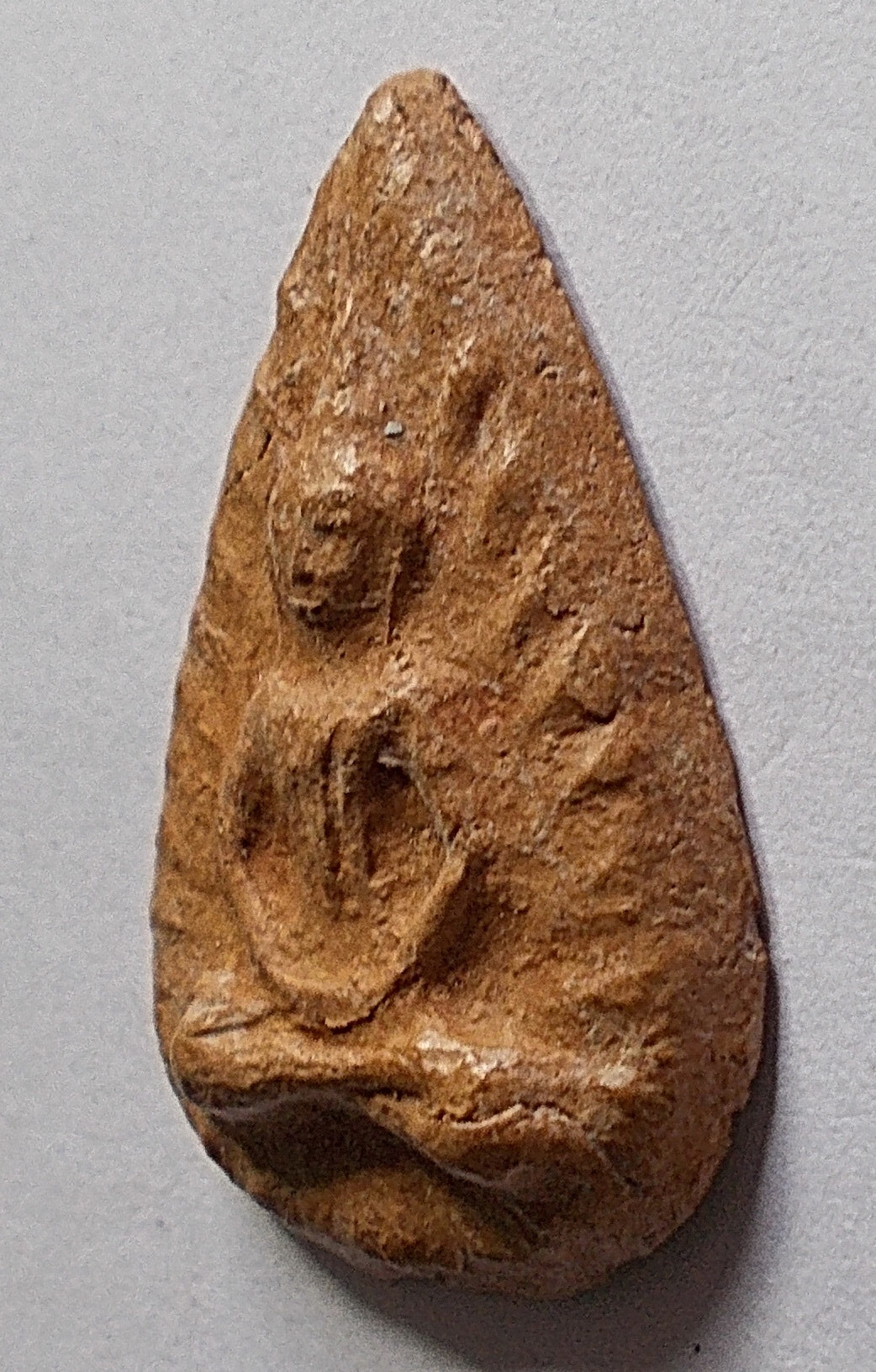 พระกลีบบัว เนื้อดิน กรุวัดลิงขบ