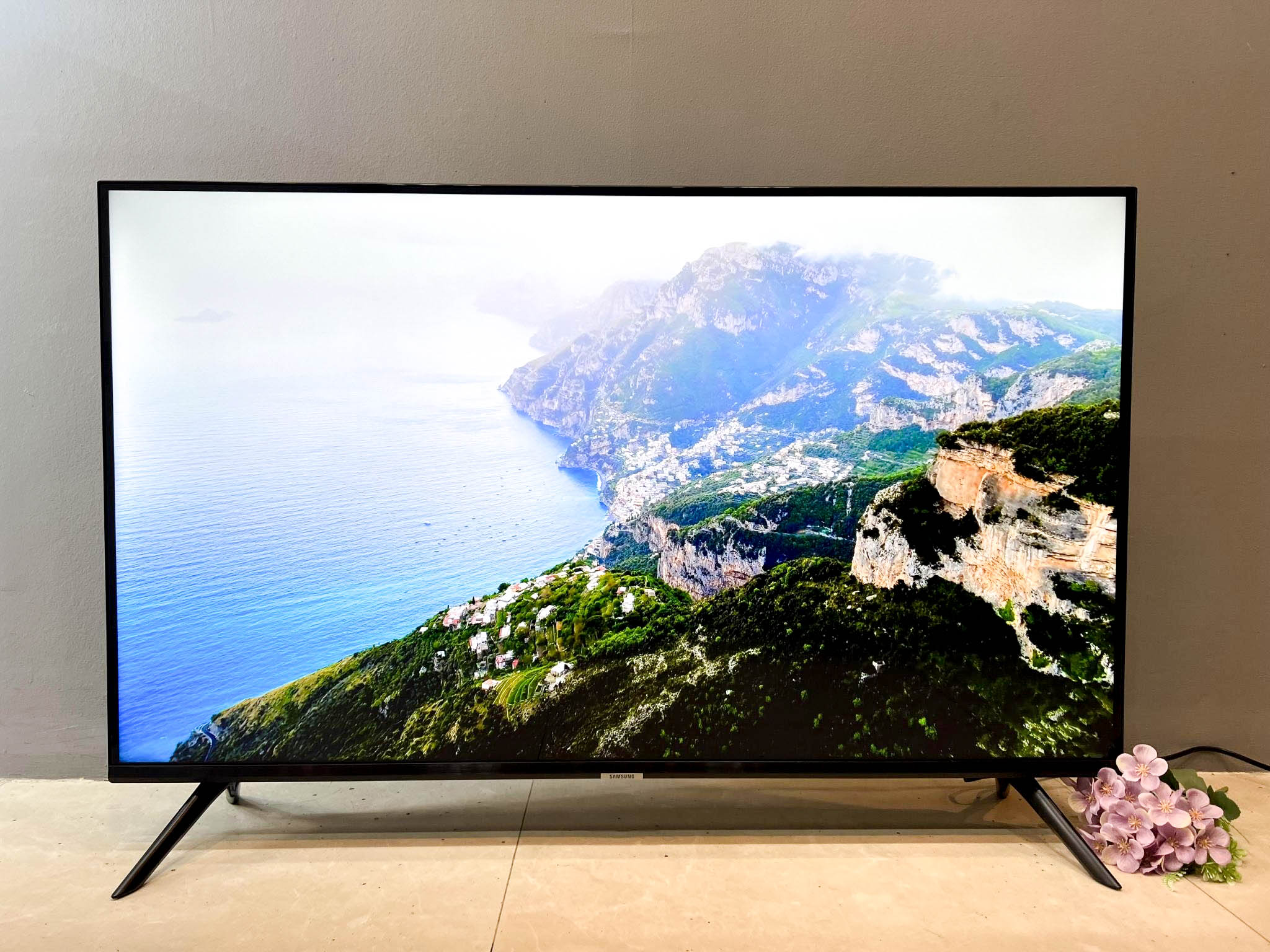 SAMSUNG UHD 4K Smart TV (43") รุ่น UA43AU7700KXXT