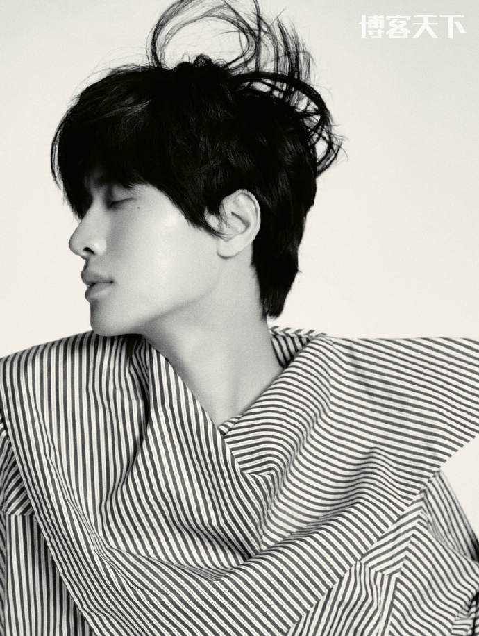 Pre - นิตยสาร 博客天下 จ่านเซวียน ZhanXuan 展轩 2025+การ์ด