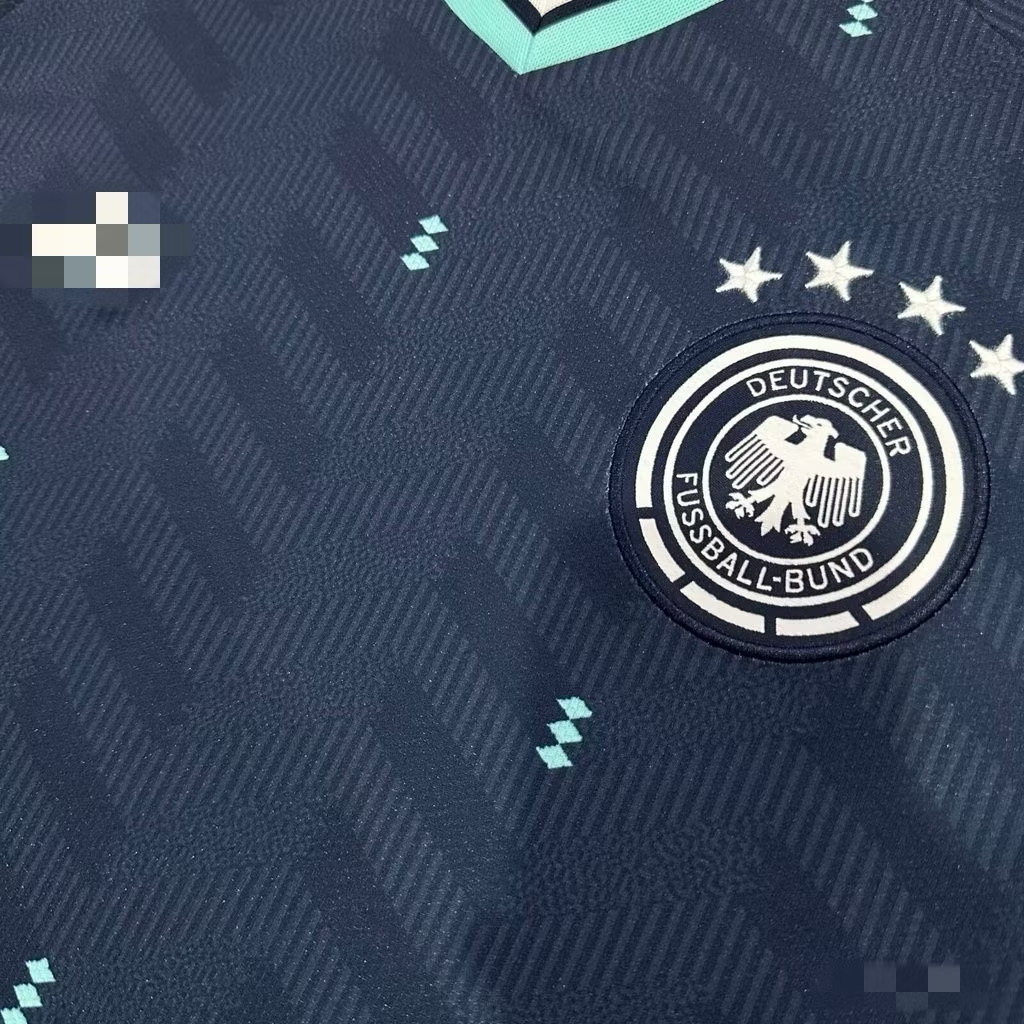 2026-27 มาใหม่เสื้อฟุตบอลทีมชาติเยอรมัน สีกรม สำหรับผู้ชาย Fans Edition เกรดแฟนบอล Size S-2XL