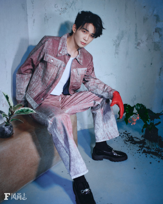 Pre - นิตยสาร F风尚志 หวังเฮ่อเหย่ 王赫野 WangHeye 2025 A/B/C+การ์ด+การ์ดโพลารอยด์