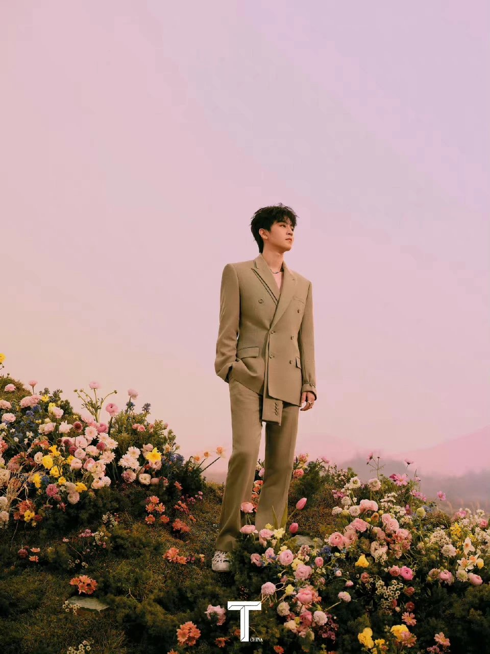 Pre - นิตยสาร T หวังจวิ้นข่าย WangJunkai 2023 +โปสเตอร์ อฟช.