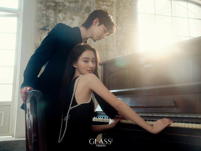 Pre - นิตยสาร Glass Vision #GuoJunchen & #XiaMeng เดือนมิถุนายน 2025 (สุ่มปก)+การ์ด