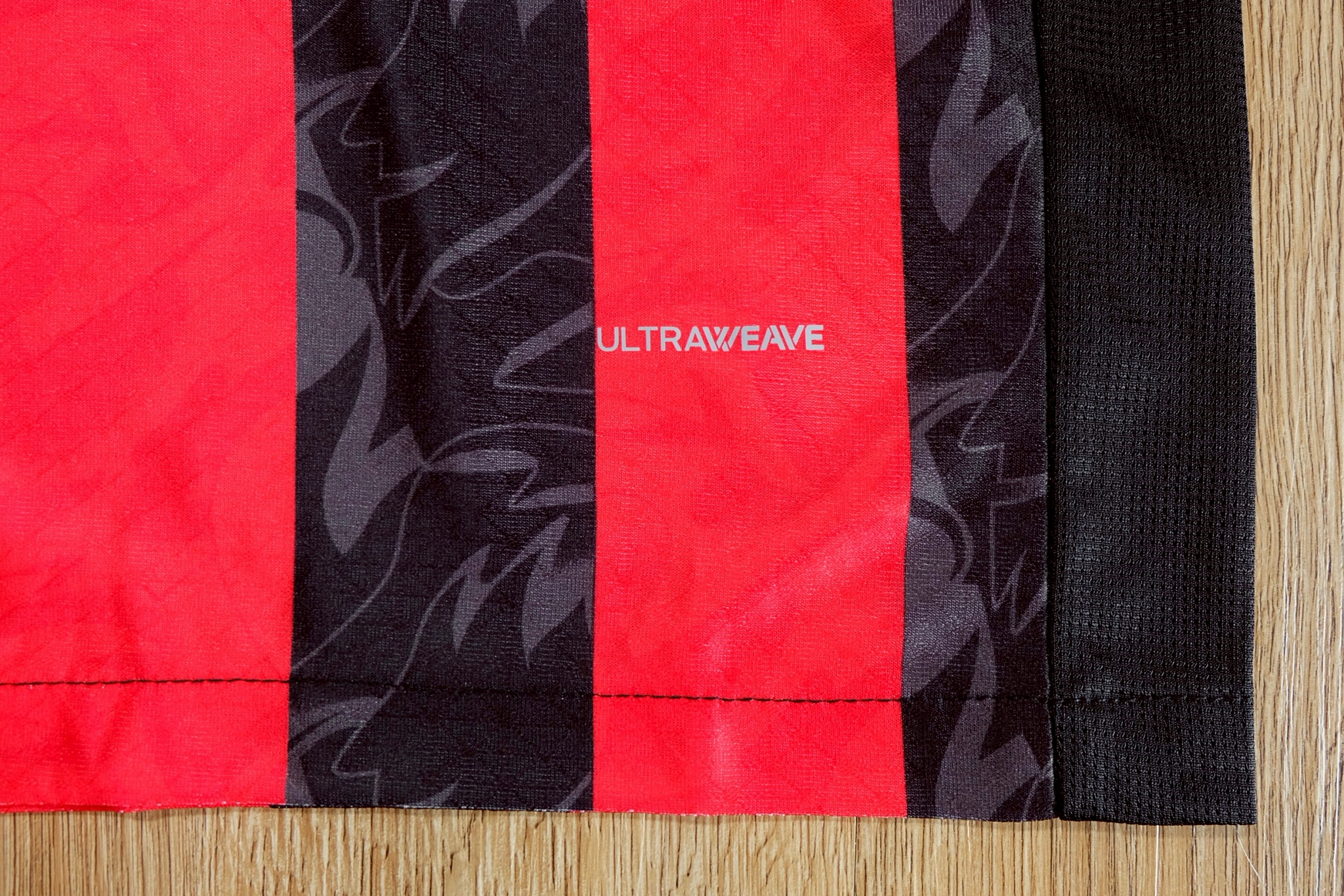 2025-26 เสื้อฟุตบอลเอซี มิลาน สีดำเเดง สำหรับผู้ชาย Player Edition เกรดนักเตะ Size S-2XL