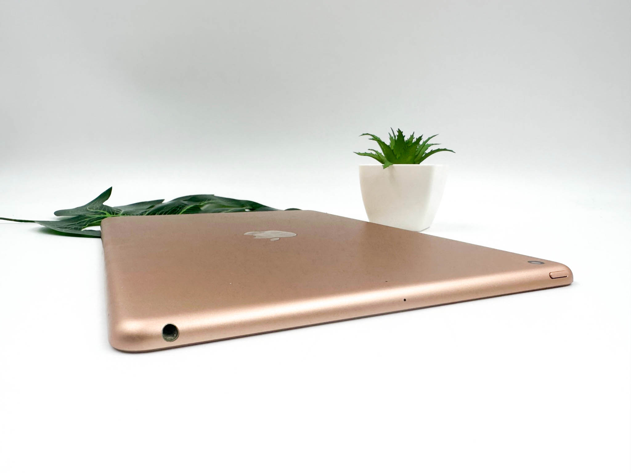 iPad Gen 8 128GB Gold