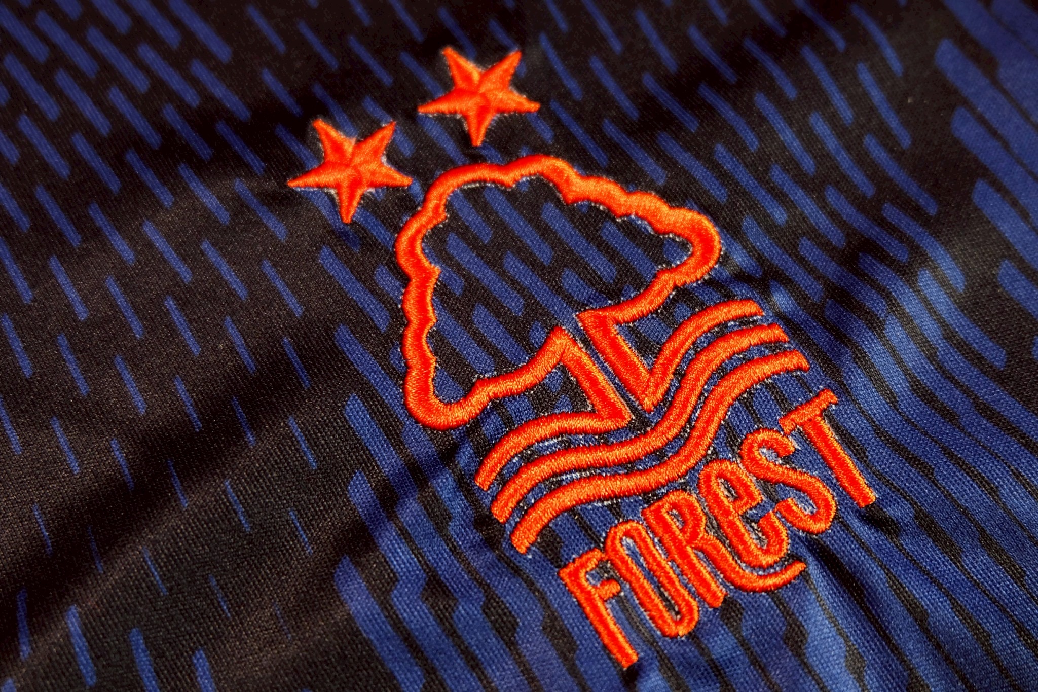 2025-26 มาใหม่เสื้อฟุตบอลฟอร์เรส สำหรับผู้ชาย Fans Edition เกรดแฟนบอล SIZE S-2XL