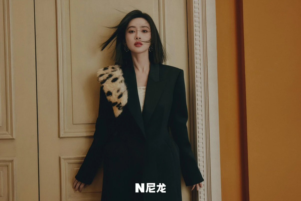 Pre - นิตยสาร NYLON เมิ่งจื่ออี้ MengZiyi 2025+การ์ด 5