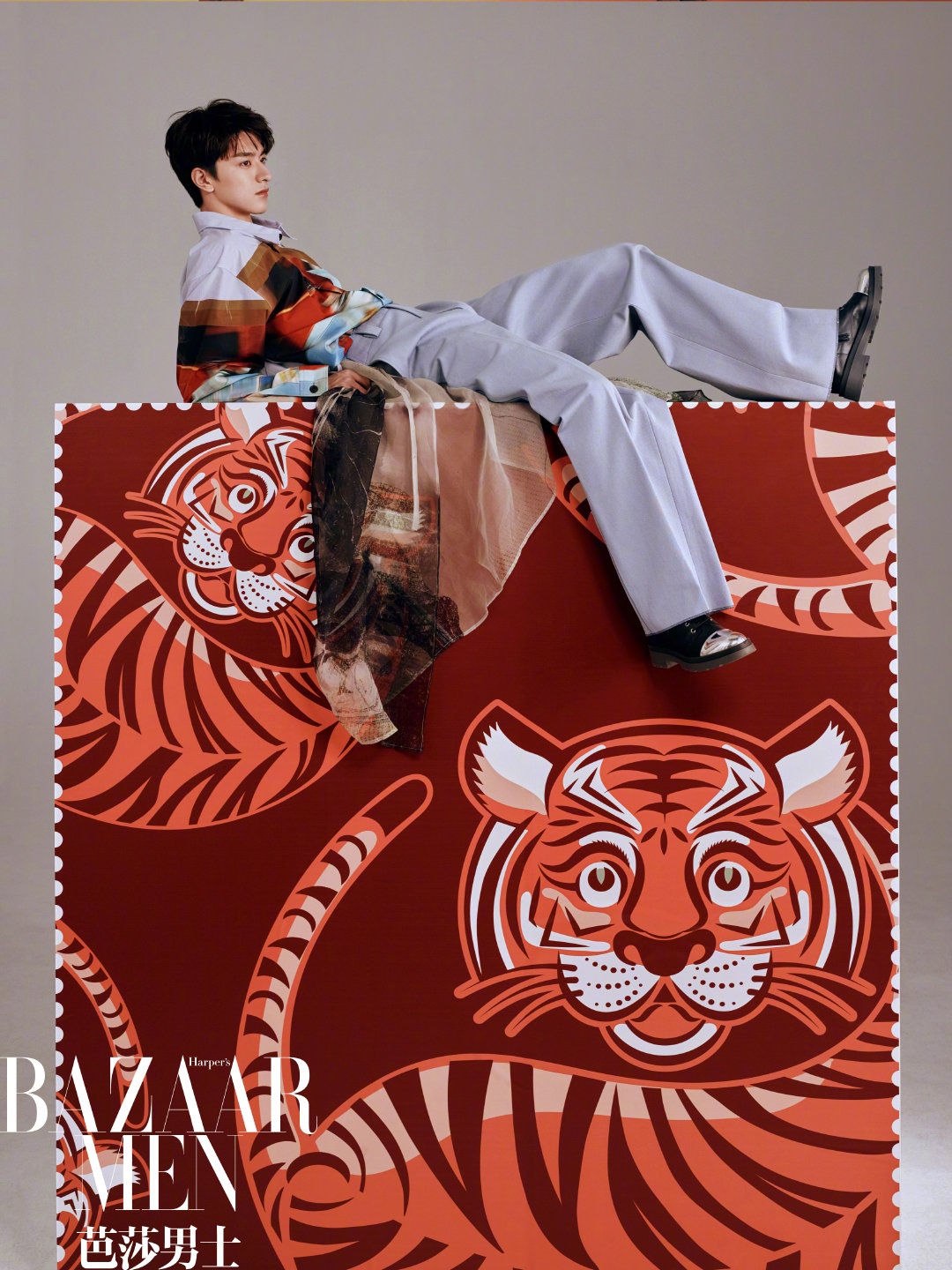 Pre - นิตยสาร Harper’s Bazaar Men หลินอี 2022 LinYi