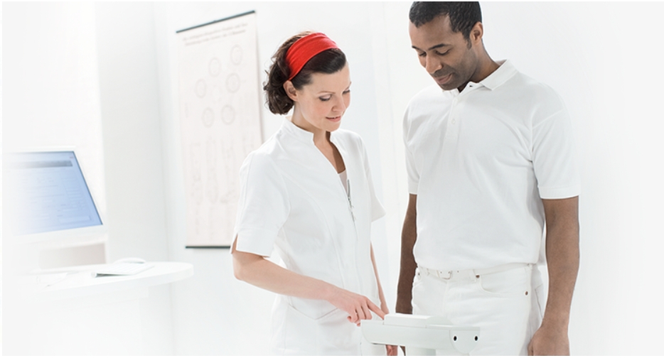 เครื่องชั่งน้ำหนักระบบดิจิตอลและชุดวัดส่วนสูง Seca 703