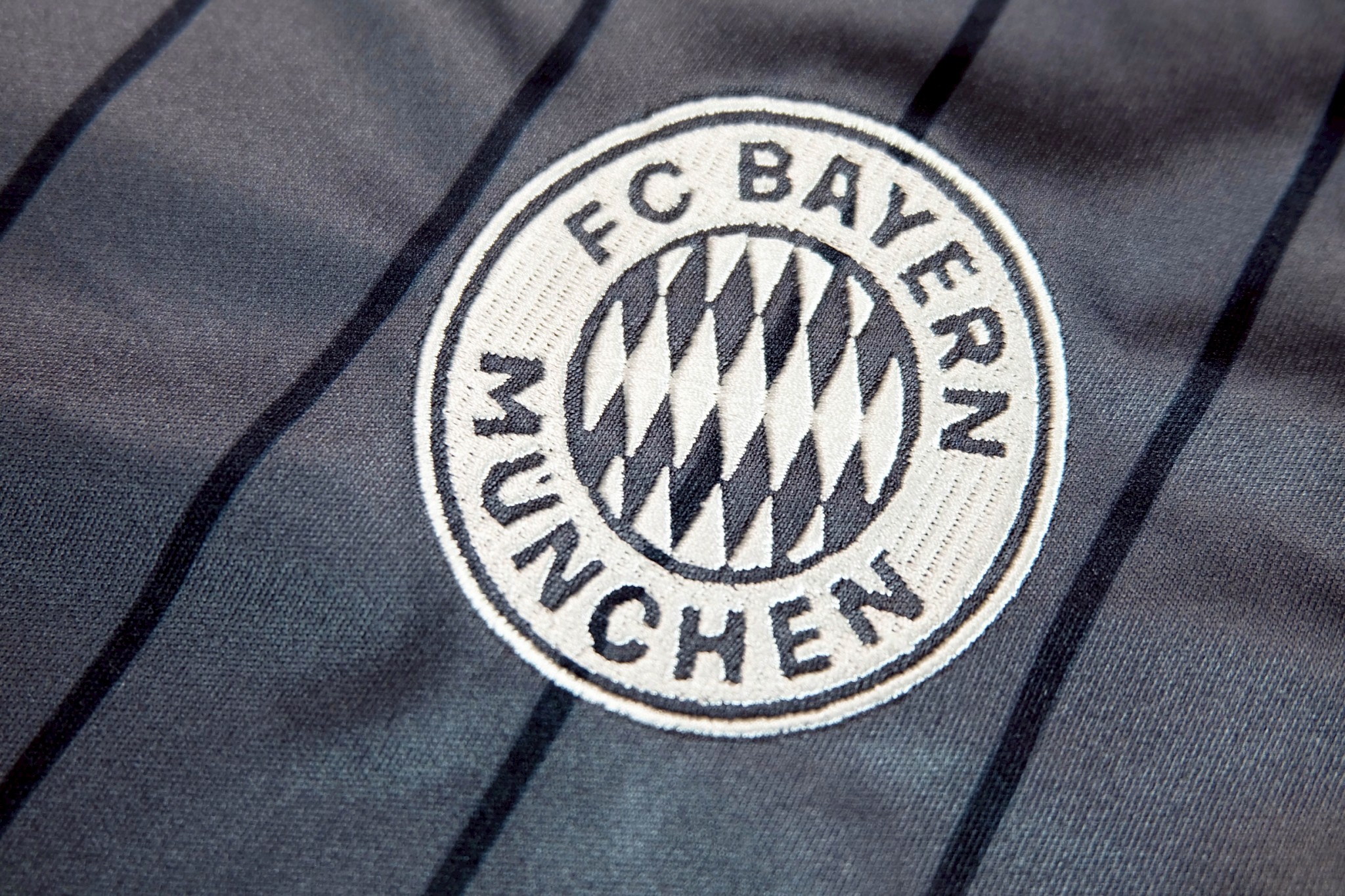 เสื้อเบสบอล Baseball ทีมบาเยิน สีกรมท่า เกรดเเฟนบอลพรีเมี่ยม 2025