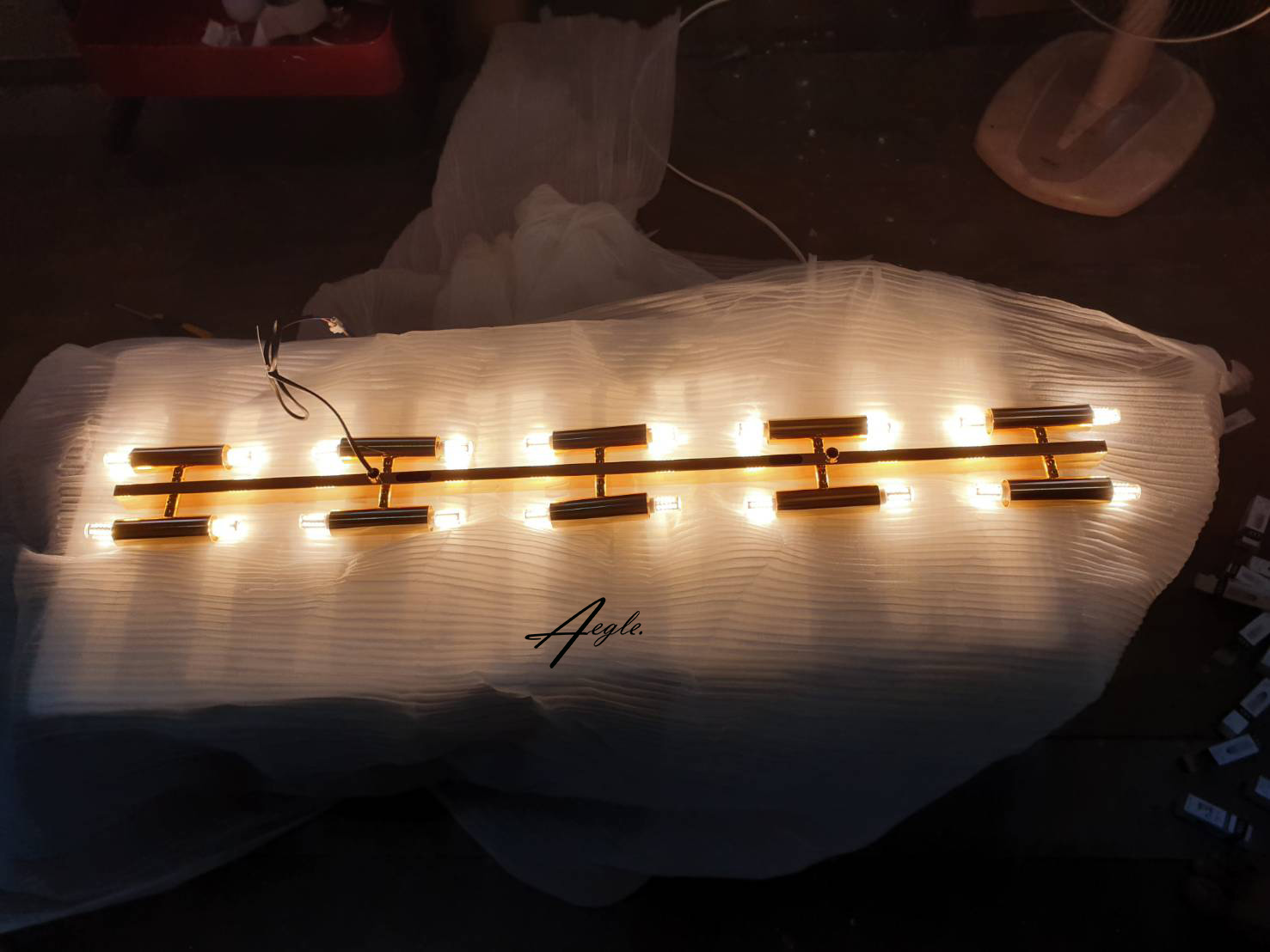 โคมไฟห้อยเพดาน luxury modern minimalist ก้านกลมทอง 20 หัว G9