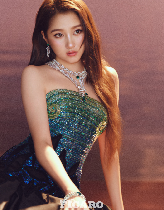 Pre - นิตยสาร Madame Figaro กวนเสี่ยวถง GuanXiaotong 关晓彤 2024