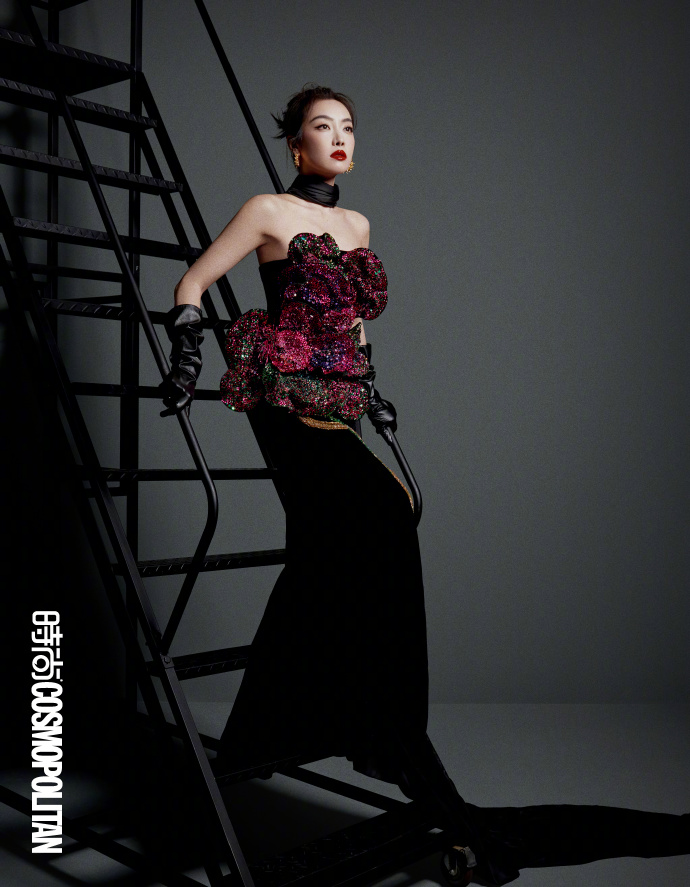 Pre - นิตยสาร 时尚 COSMO วิคตอเรียซ่ง ซ่งเชี่ยน VictoriaSong SongQian 宋茜 2025