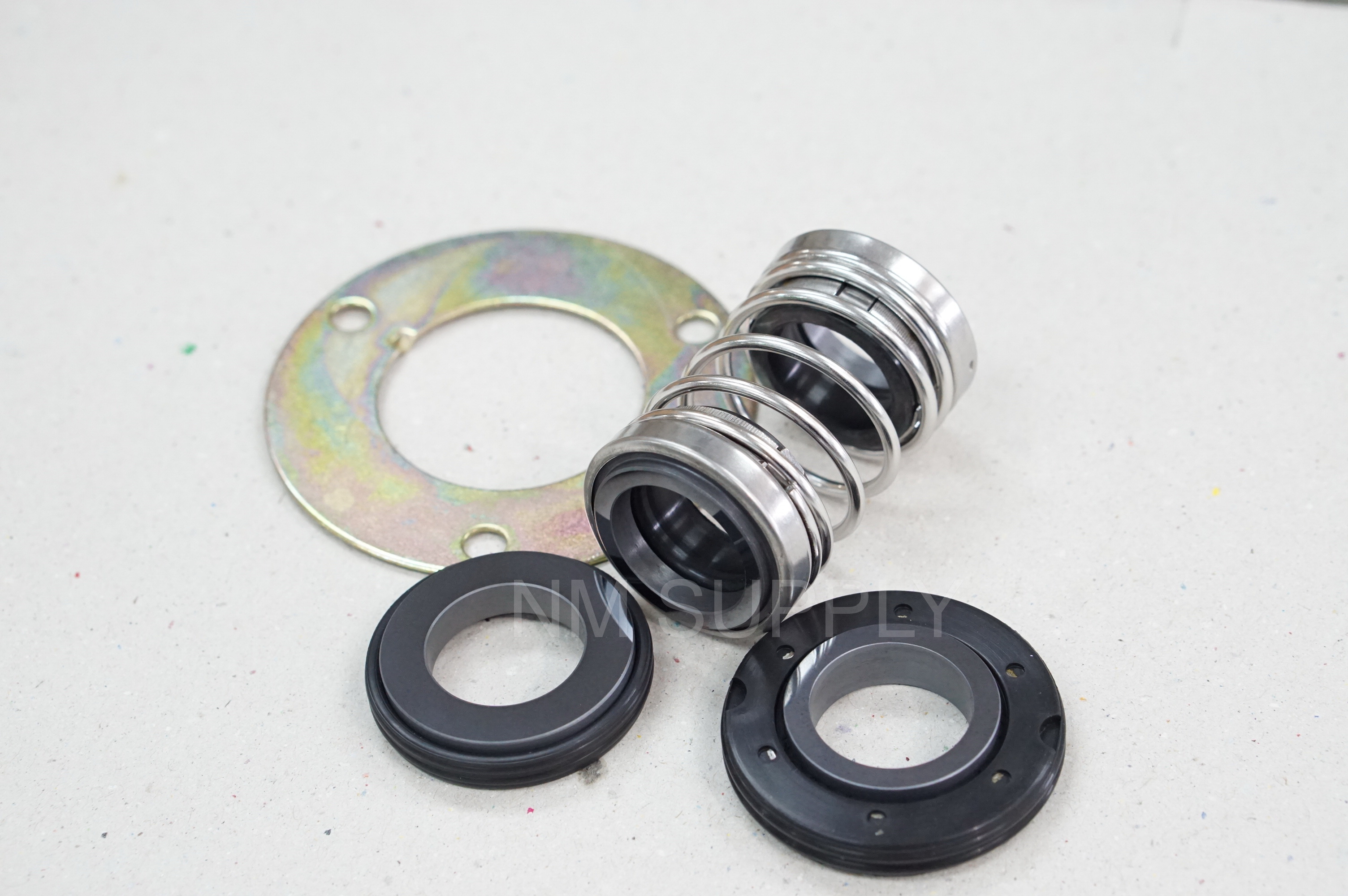 ซีล 560 D (วัตถุดิบ: SIC - SIC - VITON)