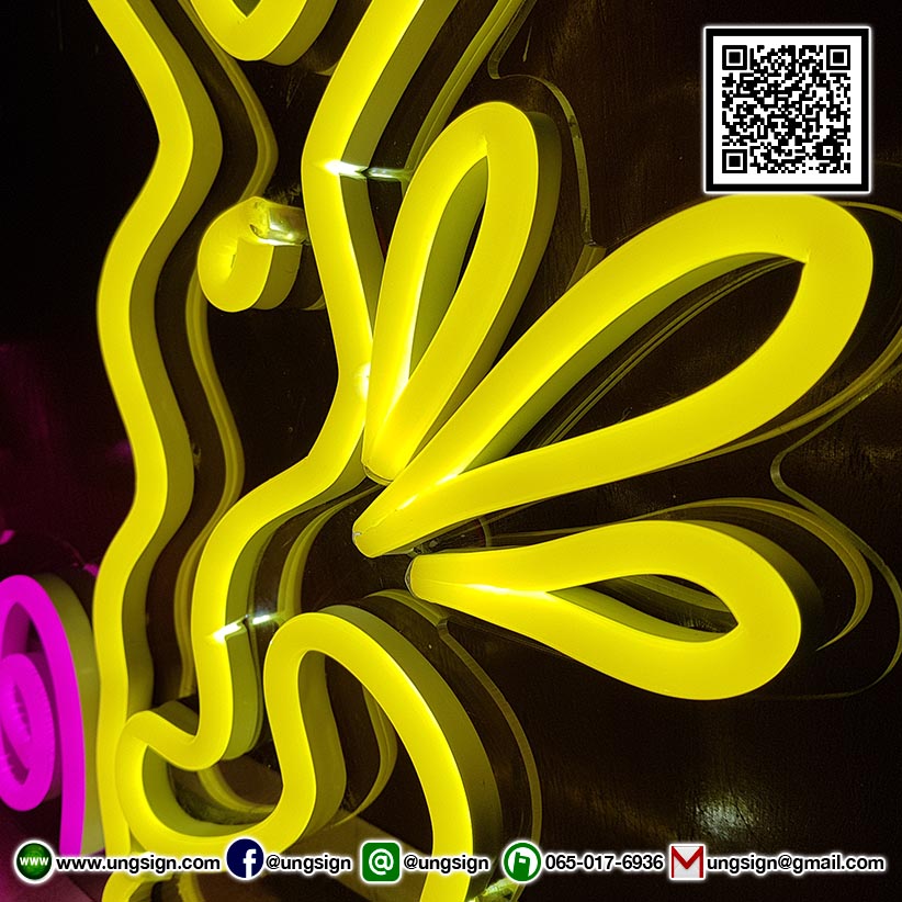 ป้ายไฟ นีออนเฟรค NeonFlex "ของโปรด" ไฟสีชมพู สีเหลือง ติดลงบนอะคริลิคใส รับผลิตตามรูปแบบที่ต้องการ
