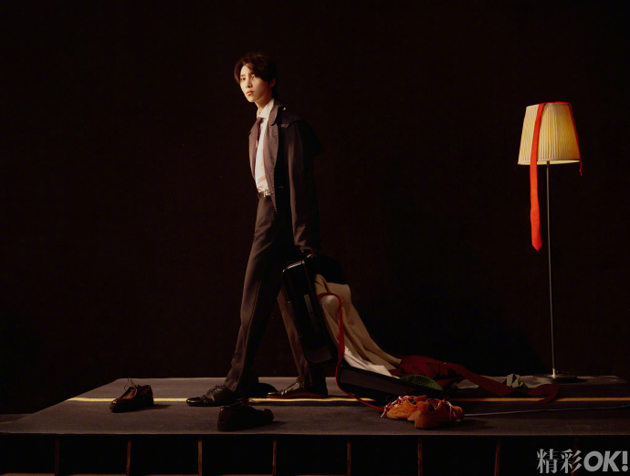 Pre - นิตยสาร 精彩OK! 赵磊 ZhaoLei จ้าวเหล่ย 2024+โฟโต้การ์ด 6 ใบ