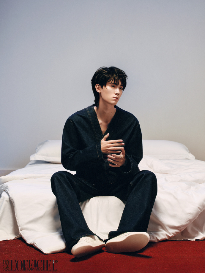 Pre - นิตยสาร L’Officiel Hommes โจวอี้หราน ZhouYiran 2024