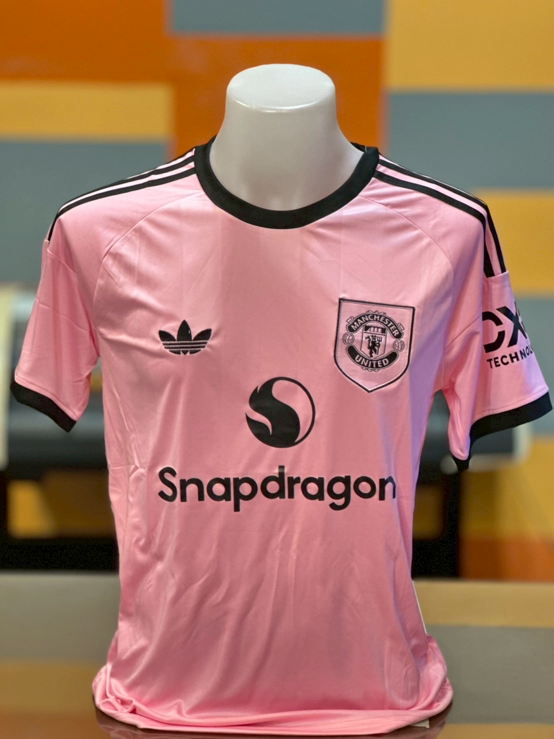 เสื้อฟุตบอลแมนยู นายประตู สีชมพู Fans Edition เกรดเเฟนบอล 2025